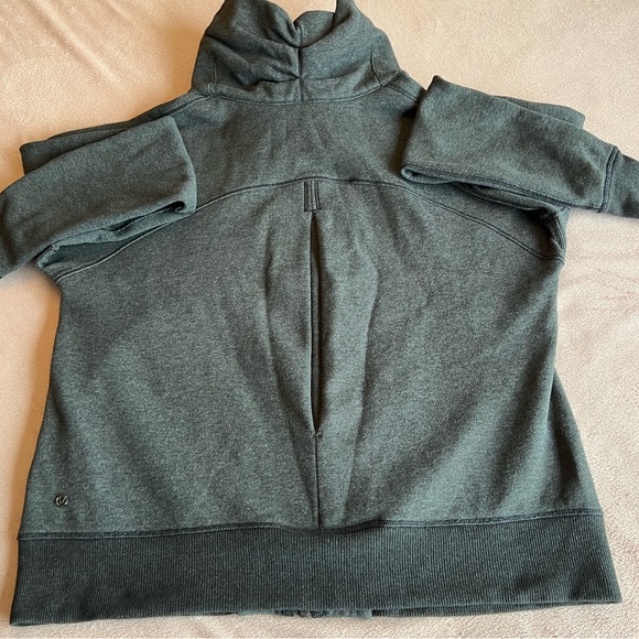 Lululemon sweater - Picture 3 of 4